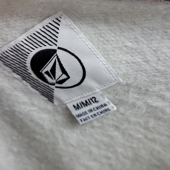 Womens volcom sweatshirt with floral sleeves - Picture 4 of 5